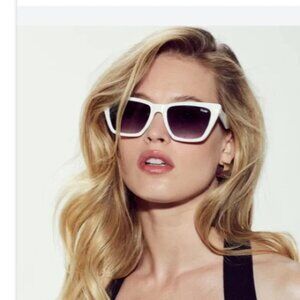 New QUAY Call The Shots Sunglasses Polarized White Frame Black Lenses Cat Eye